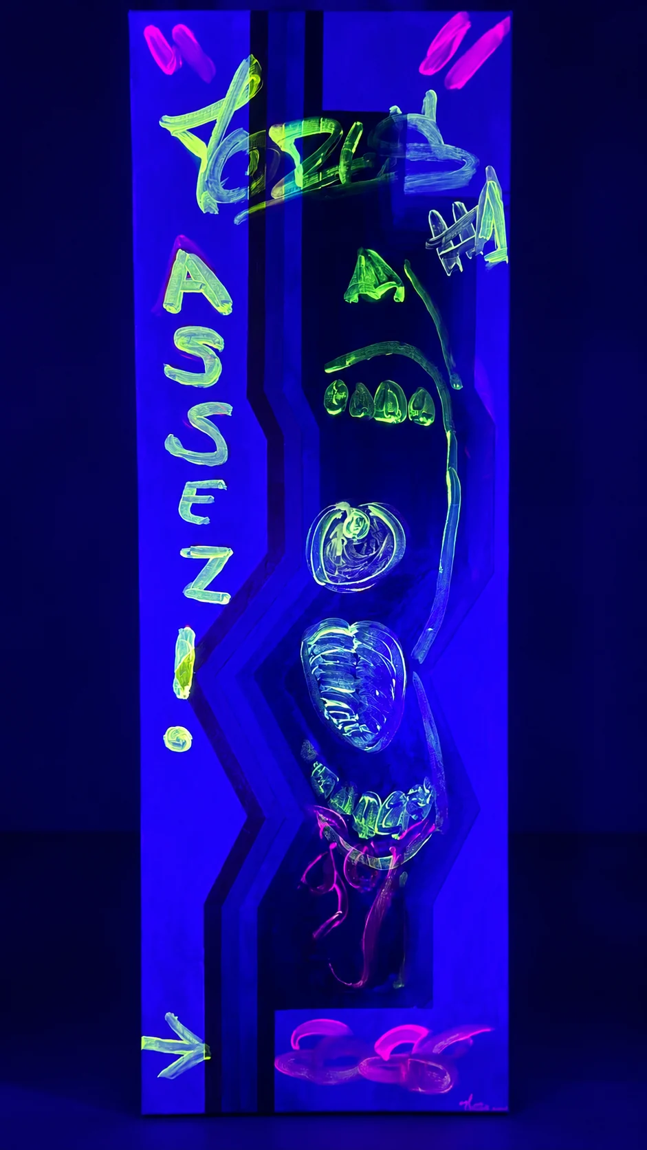 La Chute — sous lumière UV