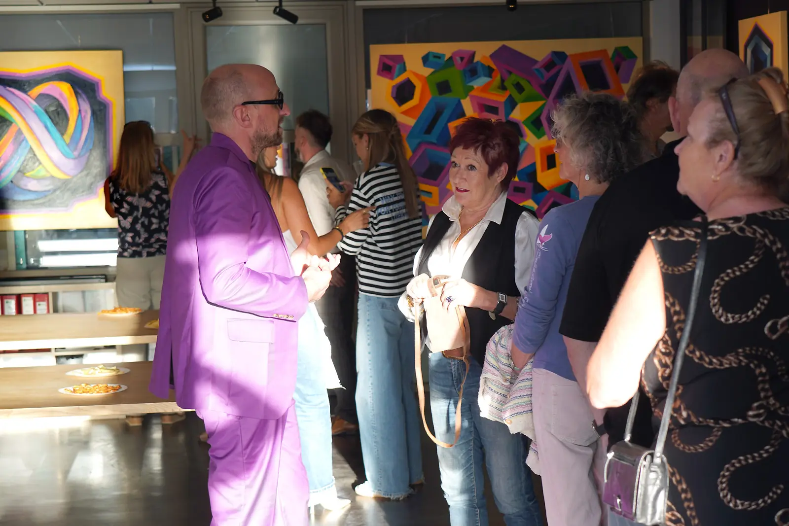 Premiers échanges au vernissage
