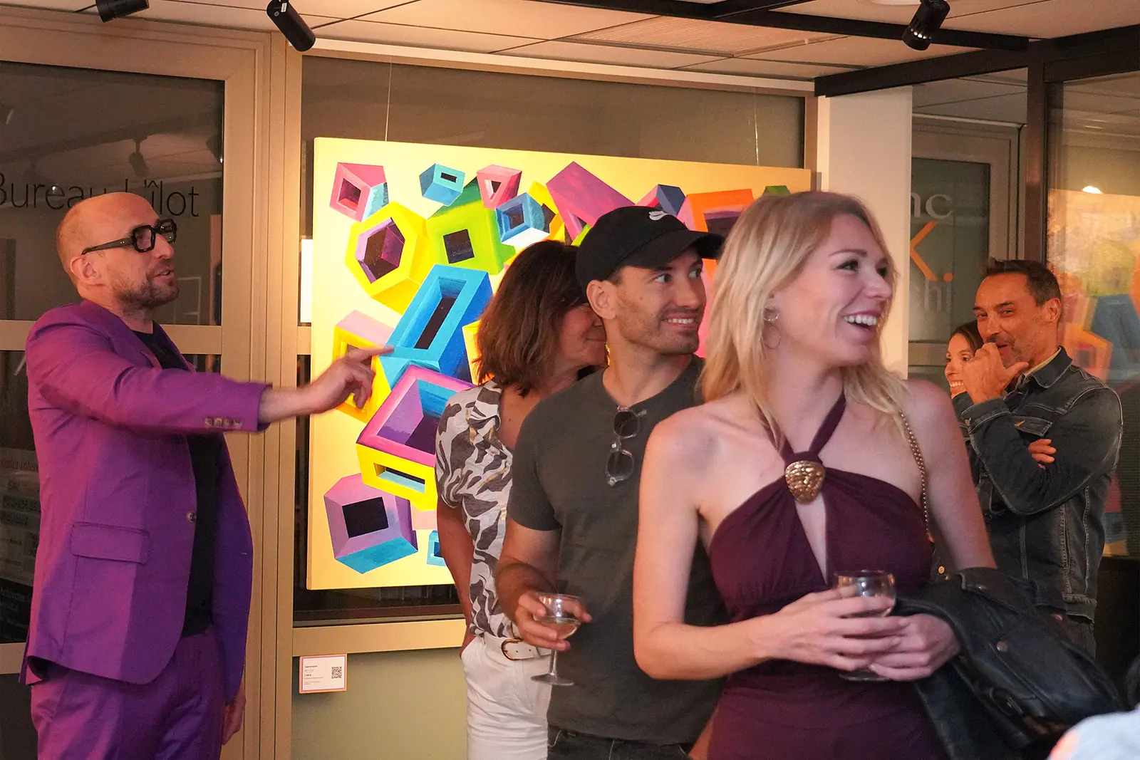 Échanges pendant le vernissage